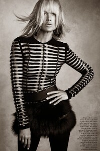 carolyn-murphy-by-patrick-demarchelier-for-vogue-paris-august-2014-14.thumb.jpg.beaaa92c7e490d4c657e1574c060b692.jpg