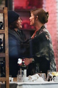 claire-danes-lizzy-caplan-dine-out-in-new-york-12.22.2024-6.jpg