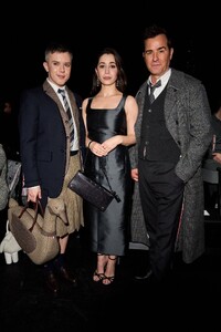 cristin-milioti-at-thom-browne-fw25-runway-show-02.11.2025-2.jpg
