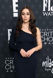 cristin-milioti-wins-at-30th-critics-choice-awards-3.jpg