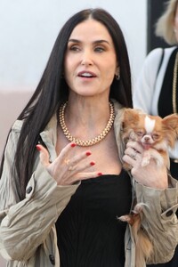 demi-moore-steps-out-with-dog-pilaf-in-santa-barbara-02.09.2025-0.jpg