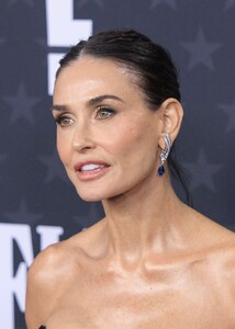 demi-moore-stuns-in-schiaparelli-at-critics-choice-2025-10.jpg