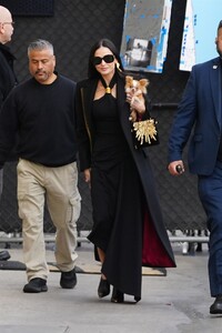 demi-moore-visits-jimmy-kimmel-live-with-dog-pilaf-02.04.2025-2.jpg