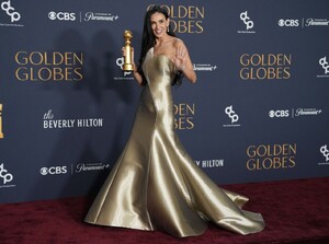 demi-moore-wins-best-actress-at-golden-globes-2025-6.jpg