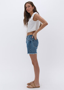 elle-denim-shorts_elle-wash_23062___aba328f1302dc73187a4574600e3a7bb_8cbda1ff-3f81-4759-bd8c-cb1851ec303e.jpg