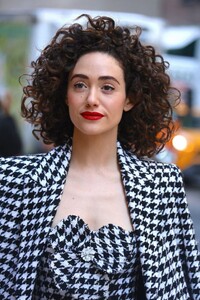 emmy-rossum-at-carolina-herrera-fashion-show-02.10.2025-8.jpg