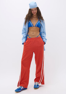 hockey-track-pants_rouge_23332___ae7404497a4020dcb2d26c3b816e2b54.jpg