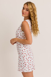 id5261_white-red_floral_3_ (1).jpg