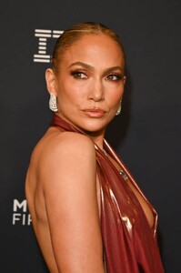jennifer-lopez-s-mocha-mousse-revenge-dress-stuns-at-pre-grammys-gala-6.jpg