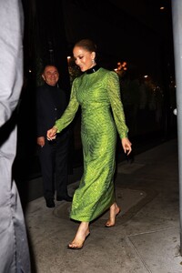 jennifer-lopez-shines-in-green-for-manager-s-birthday-bash-4.jpg