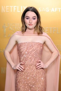 kaitlyn-dever-at-31st-screen-actors-guild-awards-in-los-angeles-02-23-2025-3.jpg