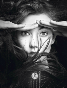karlie-kloss-by-david-sims-for-vogue-paris-march-2014-1.thumb.png.1e14e4aae7b76b0155daf1238de2ab07.png