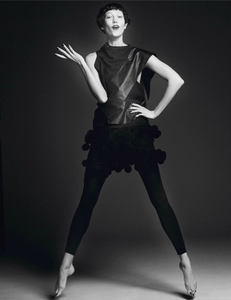 karlie-kloss-by-david-sims-for-vogue-paris-march-2014-12.thumb.png.1571649d6989c5ed334ebac57f77b801.png