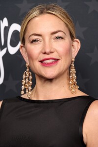 kate-hudson-at-30th-annual-critics-choice-awards-2.jpg