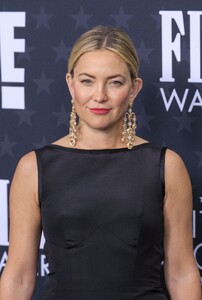 kate-hudson-at-30th-annual-critics-choice-awards-4.jpg
