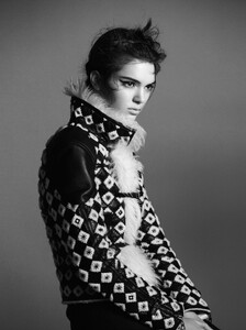 kendall-jenner-by-david-sims-for-vogue-paris-october-2015-01.thumb.jpg.9060bab923b97d5497e5c042f22aa81e.jpg