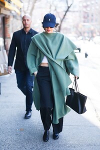 kendall-jenner-s-chic-nyfw-look-cashmere-classics-1.jpg