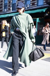 kendall-jenner-s-chic-nyfw-look-cashmere-classics-3.jpg