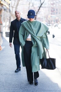 kendall-jenner-s-chic-nyfw-look-cashmere-classics-5.jpg