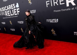 lady-gaga-s-nosferatu-chic-grammys-look-steals-the-spotlight-in-2025-1.jpg
