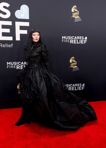 lady-gaga-s-nosferatu-chic-grammys-look-steals-the-spotlight-in-2025-8.jpg