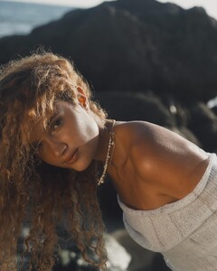 lili_claspe_1739544859264 (1).jpeg