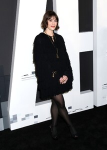 lizzy-caplan-at-netflix-s-zero-day-world-premiere-1.jpg