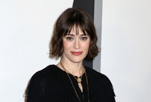 lizzy-caplan-at-netflix-s-zero-day-world-premiere-3.jpg