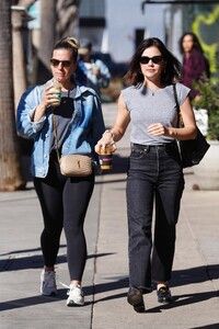 lucy-hale-spotted-grabbing-iced-coffee-in-la-01.24.2025-7.jpg