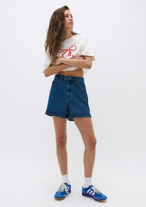 maya-denim-shorts_maya-wash_22307___0af4b1e22f7fba206ca55194b6026275_ddd76980-17bb-4cb5-afd0-ed8b1ab8a91a.jpg