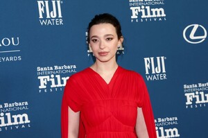 mikey-madison-stuns-in-proenza-schouler-at-sbiff-2025-11.jpg