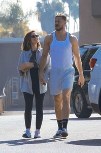 minka-kelly-and-dan-reynolds-enjoy-sunday-lunch-together-in-los-feliz-12.22.2024-0.jpg