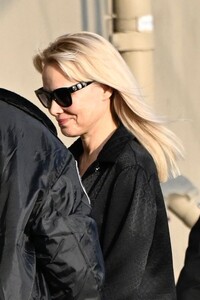 pamela-anderson-arrives-at-jimmy-kimmel-live-01.30.2025-0.jpg