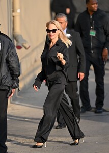 pamela-anderson-arrives-at-jimmy-kimmel-live-01.30.2025-6.jpg