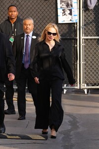 pamela-anderson-arrives-at-jimmy-kimmel-live-01.30.2025-7.jpg