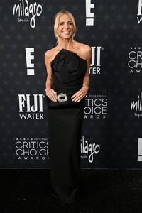 sarah-michelle-gellar-shines-at-critics-choice-awards-2025-0.jpg