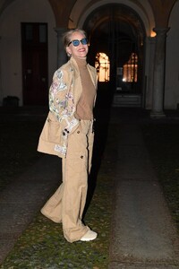 sharon-stone-and-tiziana-rocca-spotted-at-turin-film-festival-11-23-2024-8.jpg