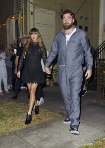 taylor-swift-s-chic-night-out-in-new-orleans-02.07.2025-2.jpg