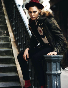 vogue-paris-2013-aout-108.thumb.png.d61bc6579bf225f037871d0c48087b3f.png
