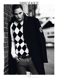 vogue-paris-2013-aout-112.thumb.png.df3a0ec74cdf373abec9aa5391692021.png