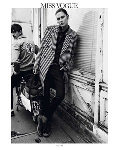 vogue-paris-2013-aout-115.thumb.png.0044d54a38de075d0e174915ae62d698.png