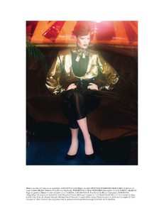 vogue-paris-2013-aout-151.thumb.png.ac16e4ba09b4625f4425074fbe156fd7.png