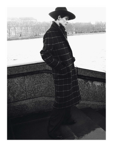 vogue-paris-2013-aout-169.thumb.png.b8e37d9c8b5ab0650049562f8b877876.png