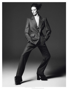 vogue-paris-2013-aout-172.thumb.png.795dfb3e90f59534490096e644a24bc1.png