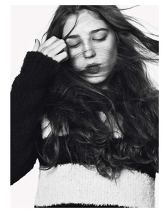 vogue-paris-2013-aout-181.thumb.png.c7fe404d590ab873e5a8f2d8757d030a.png