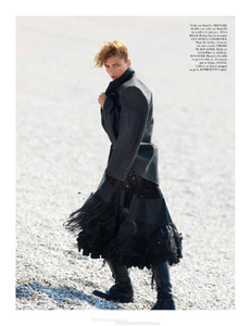 vogue-paris-2013-aout-204.thumb.png.580741adf637566de540312b325333fc.png