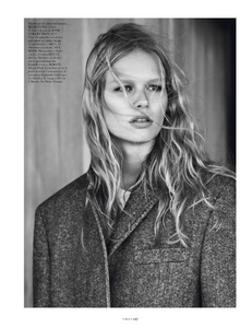 vogue-paris-2013-octobre-227.thumb.png.37551ada08145cea0dc76429c6bdc0ee.png
