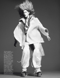 vogue-paris-2013-octobre-287.thumb.png.acec3d0aeffa3cb87559da0594162613.png