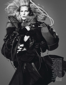 vogue-paris-2013-octobre-290.thumb.png.d25b6edf21ba26f3ff2654da9912a91d.png
