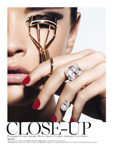 vogue-paris-2013-octobre-292.thumb.png.a871f7abd88d93804bf7987d4a6c6919.png